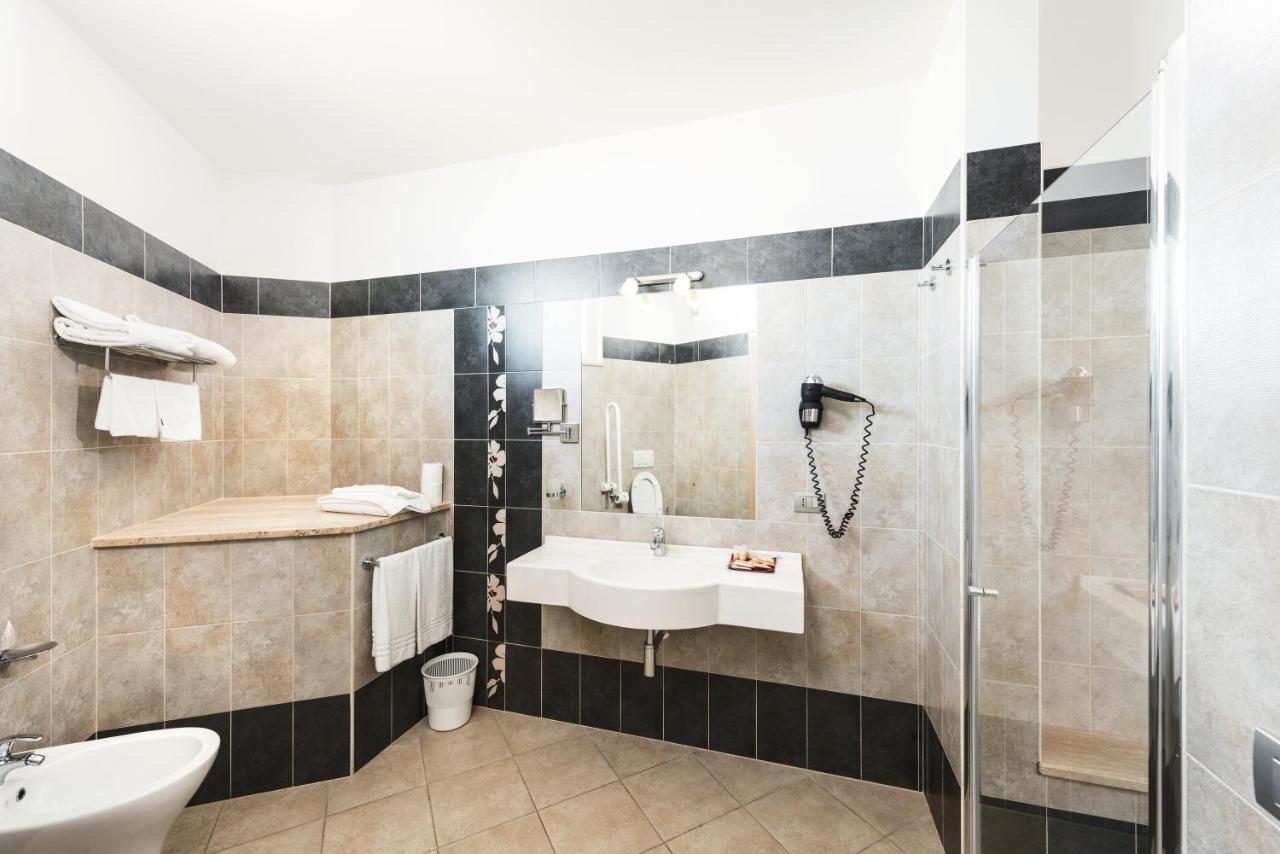 Hotel Fenix San Benedetto del Tronto Camera foto