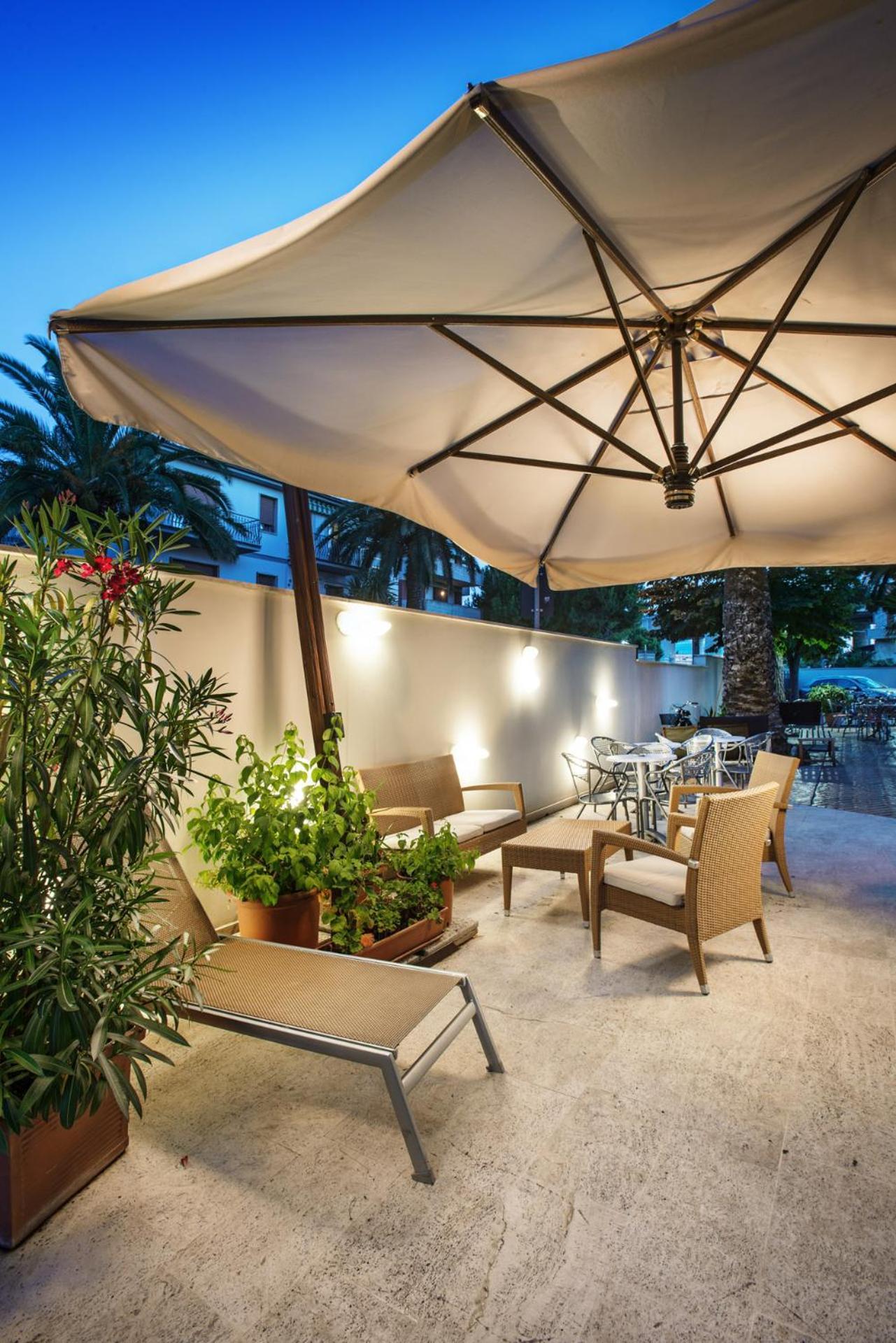 Hotel Fenix San Benedetto del Tronto Esterno foto