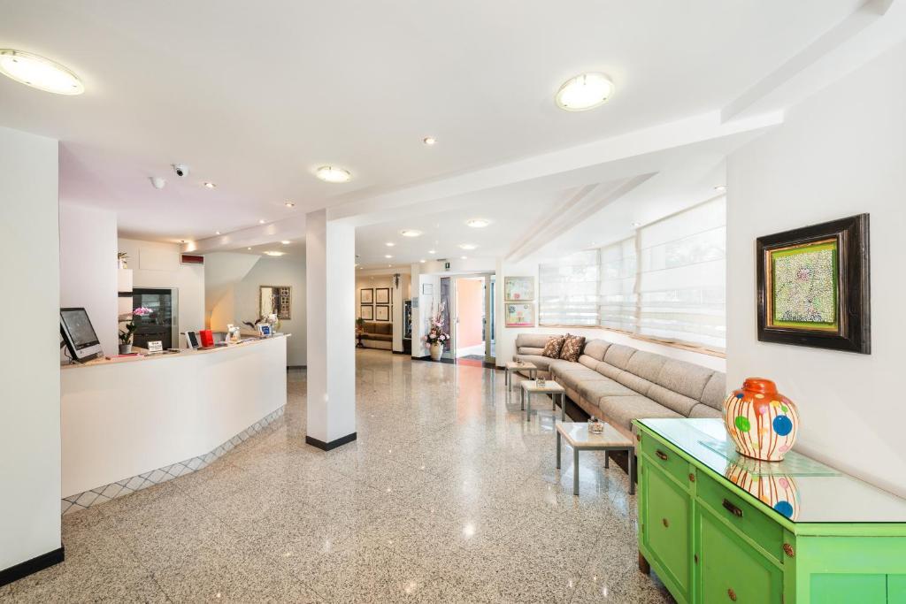 Hotel Fenix San Benedetto del Tronto Esterno foto