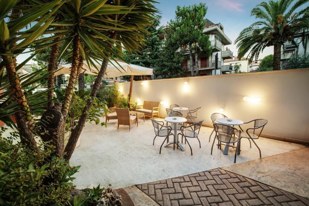Hotel Fenix San Benedetto del Tronto Esterno foto